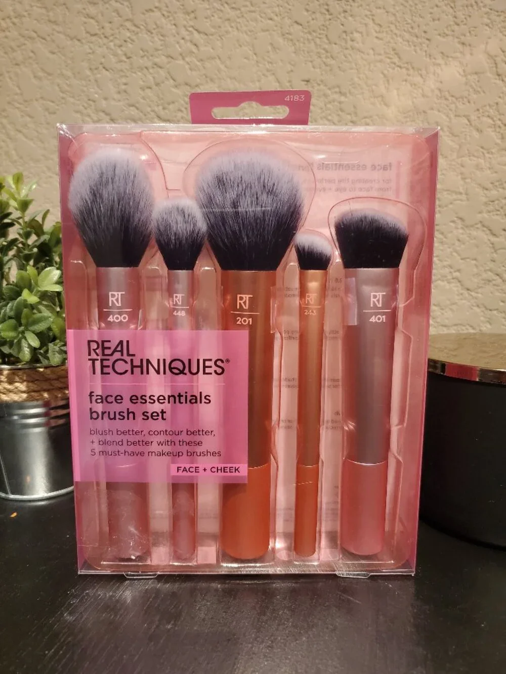 Real Techniques 5 pc. Face Essentials Brush Set - Brand New